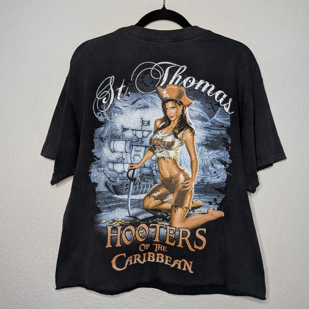 Alstyle Womens Hooters St Thomas Black Pirate Carribean Graphic Crop T-Shirt L